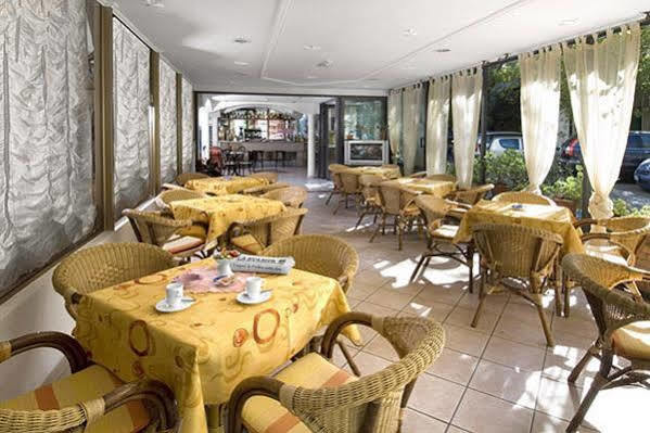 Hotel Alfredo'S Rimini Exterior foto